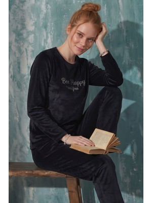 Farya Home Luxury Velvet Fransız Kadife Ekstra Yumuşak Kışlık Pijama Takımı