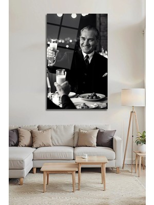Mgi Design Atatürk Kadeh Kaldırma Anı Yüksek Çözünürlüklü Parlak Dekoratif Tablo | Atatürk Temalı Dekoratif Cam Tablo, Salon, Ofis ve Çalışma Alanı Dekoru,
