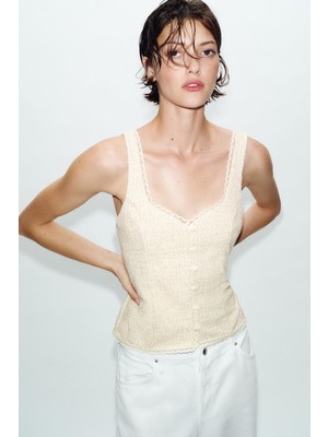 Allbucks Zara, Dantel Kenarlı Kalp Yaka Düğmeli Dokulu Top Bluz ABZRA00051