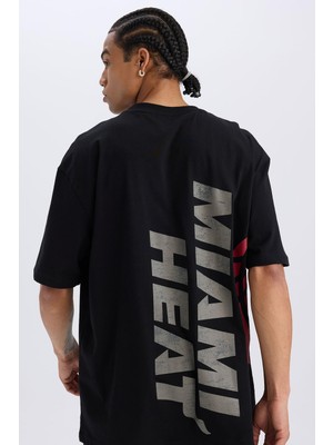 1001 Nba Miami Heat Oversize Geniş Kalıp Bisiklet Yaka Sırt Baskılı Kısa Kollu Tişört E0067AX25SP