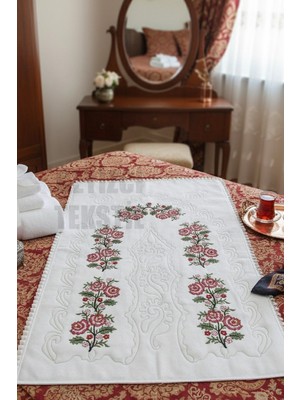 Belirtilmemiş Kanaviçe Işlemeli Etamin Kumaş Seccade - Kırmızı