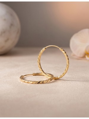 İryum Yelpaze Kalemli Altın Halka Küpe (Çapı: 1.8cm)