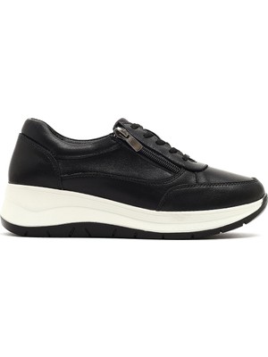 Derimod Kadın Siyah Bağcıklı Kalın Tabanlı Deri Sneaker AF460005DV
