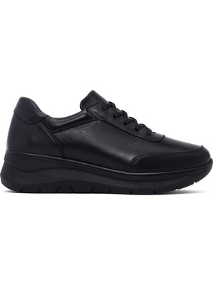 Derimod Kadın Siyah Bağcıklı Kalın Tabanlı Deri Sneaker AF460006DV