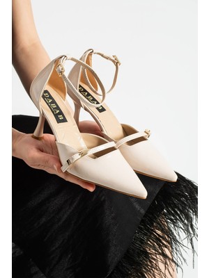 Dabab Shoes Elvora Kadın Bej Sivri Burun 7 cm Ince Topuklu Bilekten Bantlı Tokalı Rugan Klasik Ayakkabı