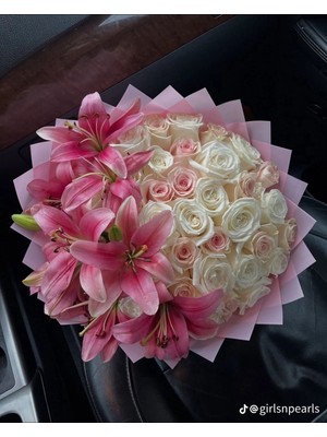 Lady Flowers Solmayan 30 Lu Gül ve 6 Adet Lilyum Buketi Sevgiliye Özel Unutulmaz Hediye Yapay Çiçek