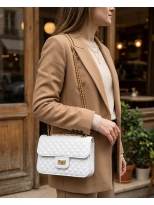 Arenes Beyaz Kapitone Suni Deri Gold Zincirli Omuz Çanta 23×16 cm - Lisinya