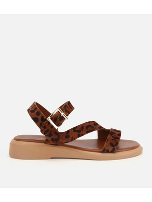 Hotiç 01SAH325990A379 KADIN Deri Taba Leopar Desenli Bantlı Düz Sandalet