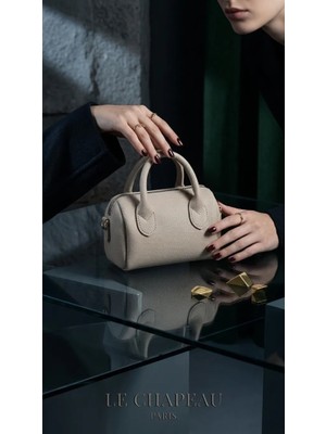 Kyops Bej Mat Dokulu Mini El ve Omuz Çantası Kadın Fermuarlı Günlük Şık Çanta 19X11 cm - Lisinya