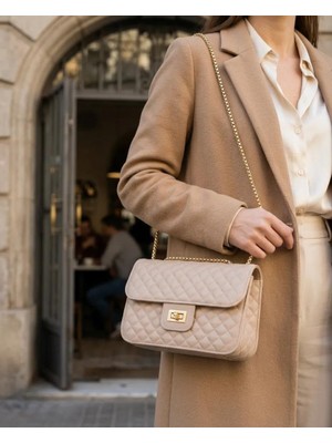 Kyops Bej Kapitone Suni Deri Gold Zincirli Omuz Çanta 23×16 cm - Lisinya