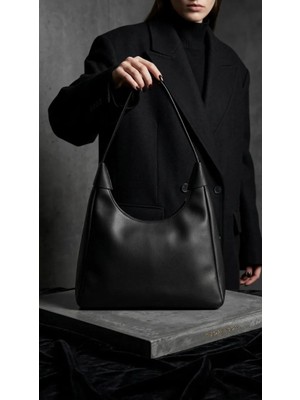 Hatıra Kutusu Siyah Yumuşak Mat Deri Görünümlü Tek Gözlü Omuz Çantası 33X22 cm Kadın Günlük Çanta - Lisinya