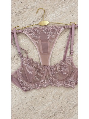 Arya Bralet Takım
