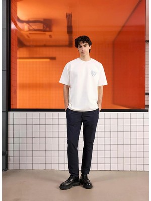 gmg firenze Gmg Fırenze Kırık Beyaz Erkek Bisiklet Yaka Oversize Logo Baskılı T-Shirt GU25MSS03019