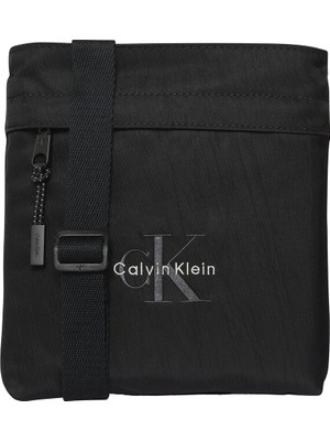 Calvin Klein Erkek Çapraz Çanta Black Ergonomik Tasarım ile Şık Görünüm Sunuyor-LV04D3178GUB1