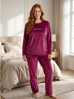 Estiva Kadın Zone Yazılı Büyük Beden Kadife Pijama Takımı