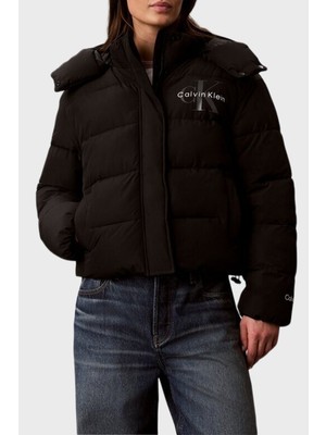 Calvin Klein Kapitoneli Çıkarılabilir Kapüşonlu Şişme Mont LV047H506GUB1 Kadın Mont LV047H506G Ub1