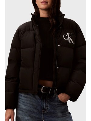 Calvin Klein Logolu Kuş Tüyü Dolgulu Dik Yaka Şişme Mont LV047H507GUB1 Kadın Mont LV047H507G Ub1