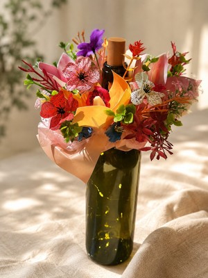 Plantarrium Design Bottle Bloom – Şişe Üzeri Çıkarılabilir Botanik Tasarım & Masa Objesi