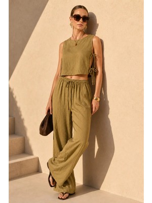 Kadın Yan Bağlamalı Crop Bluz ve Lastikli Bel Geniş Paça Pantolon Ikili Takım
