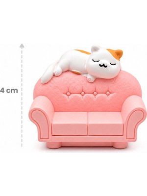 Pixxi Uyuyan Kedi Figürlü Pembe Mini Koltuk Biblo – 4 cm Dekoratif Obje