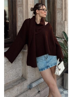 Swist Kahverengi Atkı Detaylı V Yaka Oversize Kadın Triko Kazak