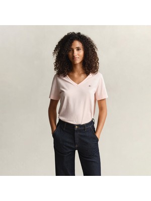 Gant Kadın Pembe V Yaka Regular Fit Logolu T-Shirt
