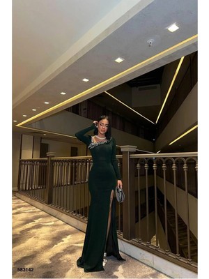 Veraura Lifestyle Kadın Modern Stil V Yaka Yırtmaçlı Uzun Kollu Abiye Elbise