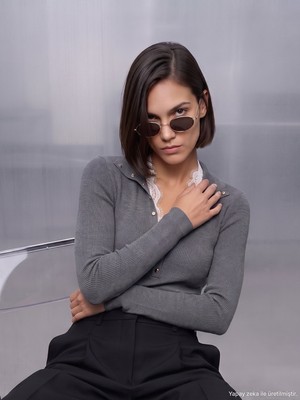 Dilvin 10686 Dik Yaka Çıtçıtlı Triko Kazak-Füme
