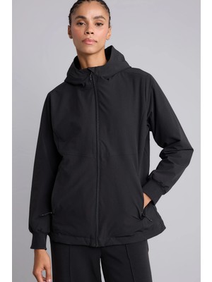 DeFacto Regular Fit Rüzgar Geçirmez Su İtici Kapüşonlu Fermuarlı Cepli Polar Astarlı Mont H0672AX26WN
