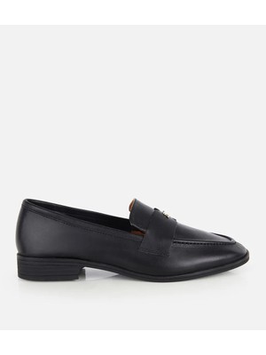 Hotiç Kadın Deri Siyah Toka Detaylı Klasik Loafer