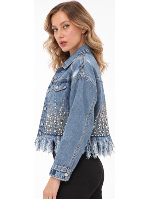 Kadın Tasarım Denim Ceket Inci Zincir Taş ve Boncuk Işleme Detaylı Mavi Yırtıklı Püsküllü Kot Mont
