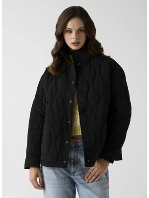 Guess Siyah Kadın Kapitone Mont W6YL11W2880-JBLK