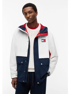 Tommy Jeans Lacivert-Beyaz Erkek Kapüşonlu Relaxed Logo Baskılı Mont DM0DM23221C1G Tjm Flag Colorblock