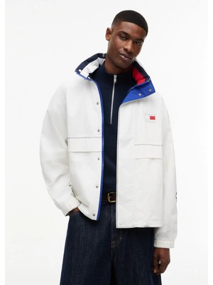 Tommy Jeans Bej Erkek Dik Yaka Oversized Logo Baskılı Mont DM0DM23225YBL Tjm Herıtage Saılıng