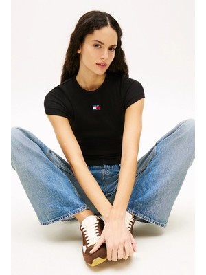 Tommy Jeans Kadın Tişört DW0DW17881
