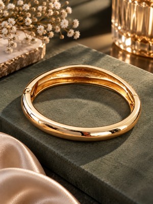 Lia Charm Altın Kaplama Kadın Kelepçe Bileklik - Bombeli Gold Model