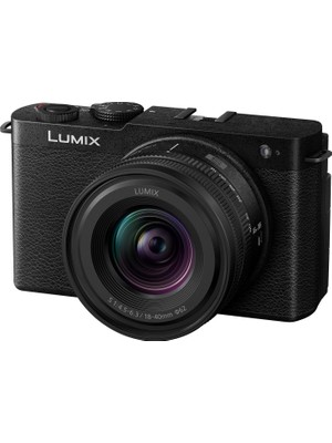 Panasonic Lumix DC-S9NE-K Tam Kare Aynasız Kamera, Açık Kapılı Vlog, 24,2 Mp, 6k/4k, 779 Noktalı Pdaf, Görüntü Sabitleme, Lut, 180° Esnek. Monitör, 5 Ghz Wifi, Siyah, S-R1840E Objektifli.