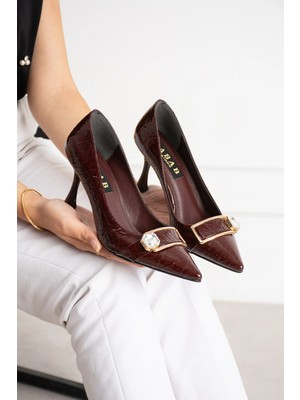 Dabab Shoes Sena Kadın Bordo Kırışık Rugan Sivri Burun Taşlı Toka Detaylı 7 cm Ince Topuklu Stiletto Ayakkabı