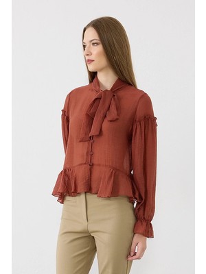Gusto Yakası Bağlamalı Volanlı Tencel Bluz - Kiremit