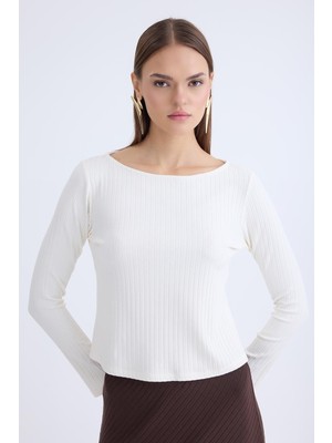 Kayık Yaka Uzun Kol Bluz