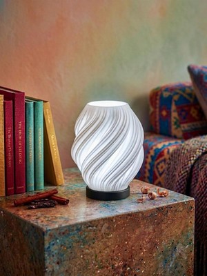 Plato 3D 3D Baskı Spiral LED Gece Lambası USB Beslemeli Modern Dekoratif Masa Lambası