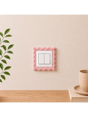 Nebron 3 Adet Dalga Desenli Priz ve Anahtar Çerçevesi Yapışkanlı 3 Adet Şık Tasarım Standart Ölçü 8.4 cm Iç Çap