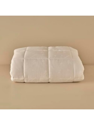 Mey İthalat Beyaz Tek Kişilik Çiçek Desenli Yorgan, 155X215 Cm, %30 Bambu %70 Pamuk Dış Kumaş, %30 Bambu %70 Polyester Iç Dolgu