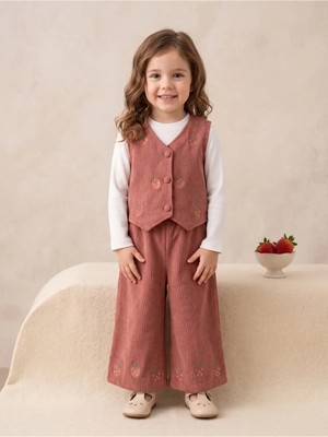 Deniva Kids Kız Çocuk Kırmızı Kadife Yelekli 3'lü Takım Çilek Nakışlı Fitilli Kaşkorse Bluz ve Ispanyol Paça Pantolon
