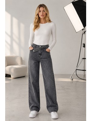 Shevega Kadın Füme Kemer Detaylı Işlemeli Straight Jean Bol Paça Kot Pantolon
