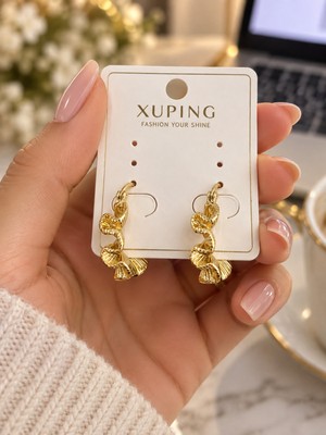 İdilce Xuping Gold Renk Dokulu Tasarım Halka Küpe – Kararmaya Dayanıklı Kadın Küpe