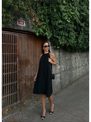 Nido Moda Kadın Halter Yaka Cepli Dökümlü Midi Elbise