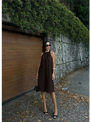 Nido Moda Kadın Halter Yaka Cepli Dökümlü Midi Elbise