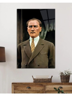 Esranın Dünyası Mustafa Kemal Atatürk Portresi Cam Tablo, Temperli ve Rodajlı Dayanıklı Cam