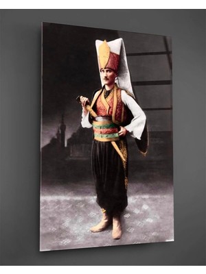 Esranın Dünyası Atatürk Yeniçeri Kıyafetiyle Cam Tablo